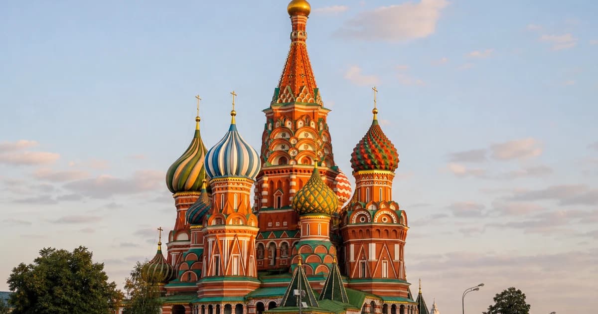 Saint Basil's Cathedral in Moscow — guide to Russian greetings